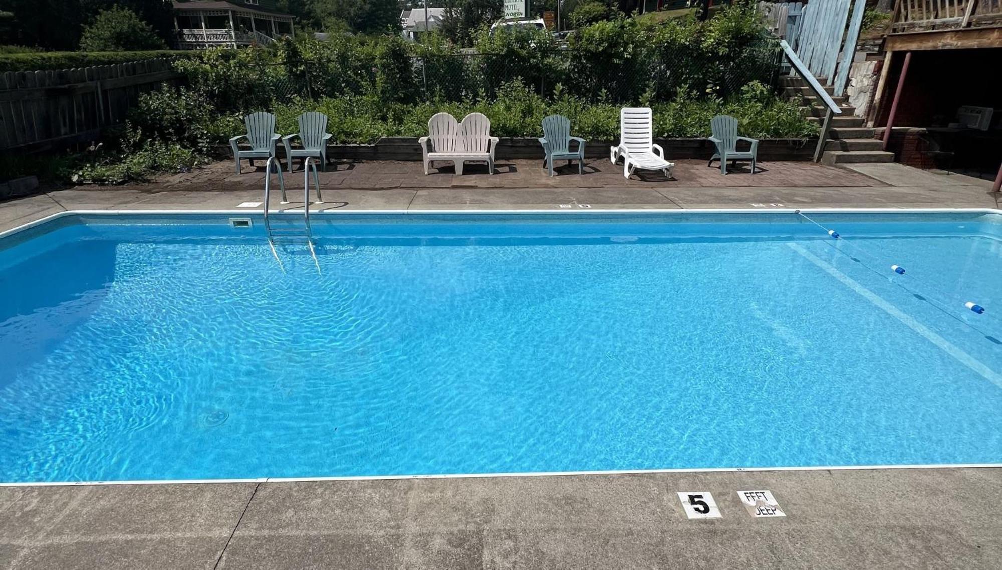 Motel Luzerne Lake Luzerne Bagian luar foto